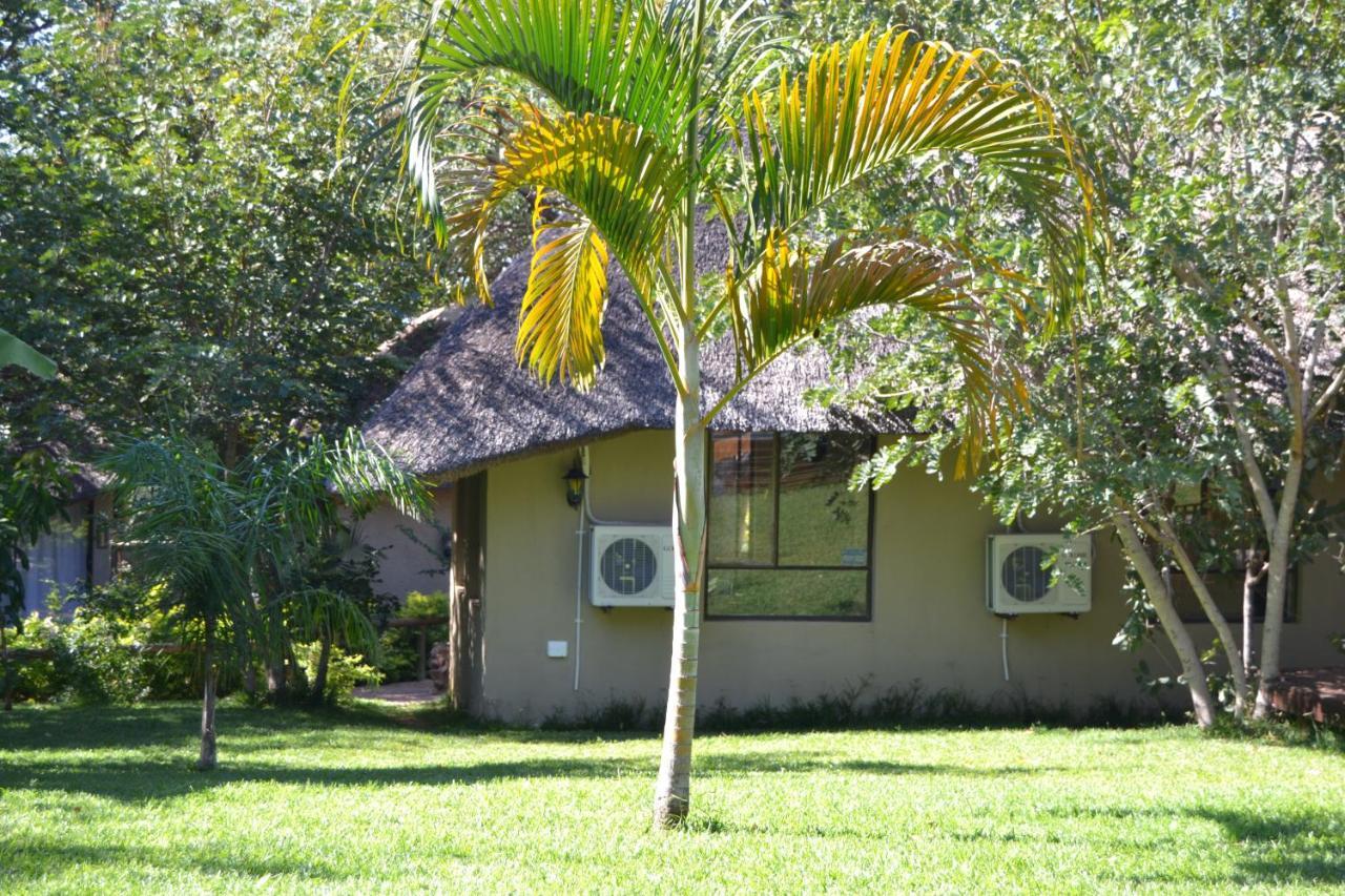 Chobe Sunset Chalets Lesoma Dış mekan fotoğraf